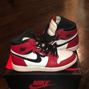 Jordan 1s Chicago 1s